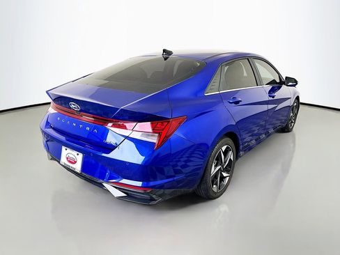 Used 2023 Hyundai Elantra Limited FWD image 5
