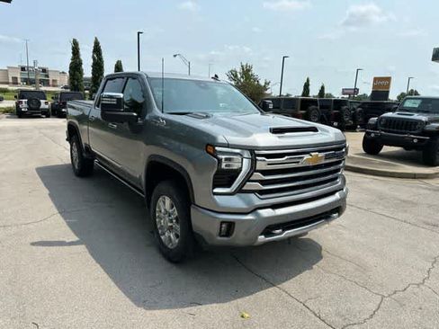 Used 2024 Chevrolet Silverado 2500 High Country w/ High Country Premium Package AWD/4WD image 25