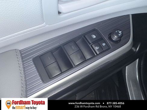 Used 2025 Toyota Sienna LE image 15
