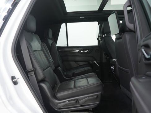 Used 2021 GMC Yukon Denali w/ Denali Premium Package image 14