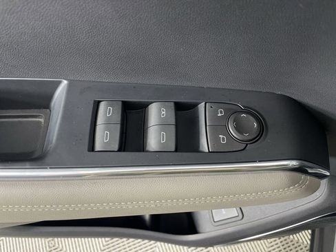 Used 2024 GMC Acadia Elevation image 22