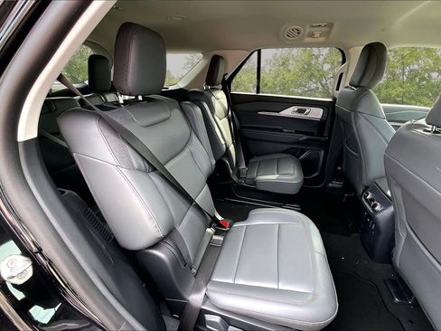New 2026 Ford Explorer Active w/ Active Comfort Package image 9