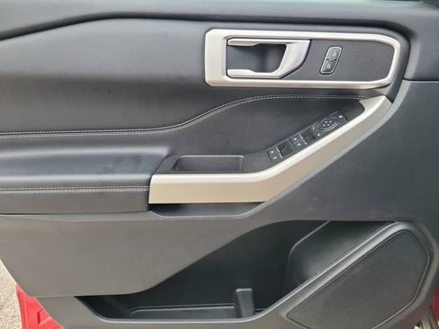 Used 2021 Ford Explorer XLT w/ Equipment Group 202A image 19
