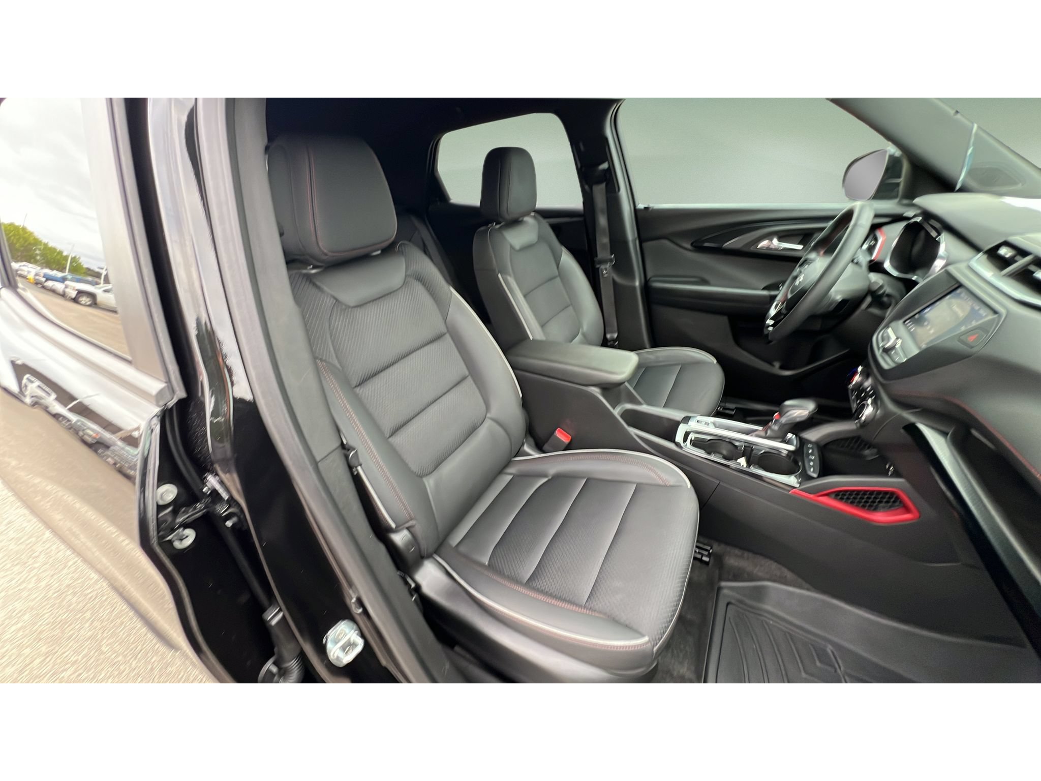 Certified 2023 Chevrolet TrailBlazer RS AWD/4WD image 32