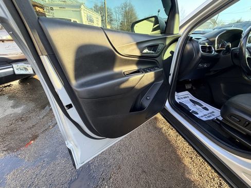 Used 2018 Chevrolet Equinox LT image 28