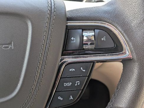 Used 2019 Lincoln Continental Premiere FWD image 25