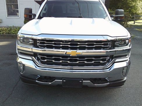 Used 2017 Chevrolet Silverado 1500 LTZ AWD/4WD image 10