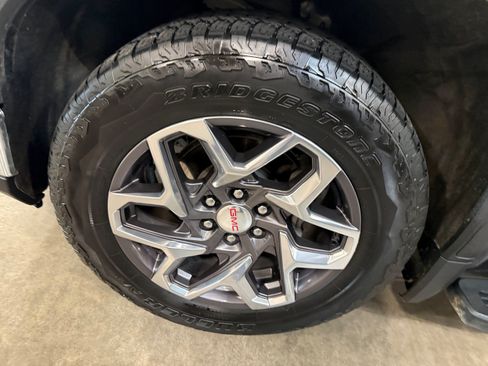 Used 2023 GMC Sierra 1500 SLT w/ SLT Premium Package AWD/4WD image 41