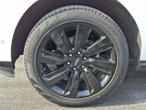 Used 2023 Lincoln Navigator L Reserve image 8