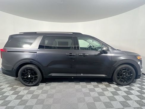 Certified 2025 Kia Carnival SX Prestige FWD image 2