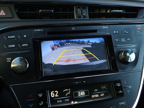 Used 2017 Toyota Avalon Limited image 24