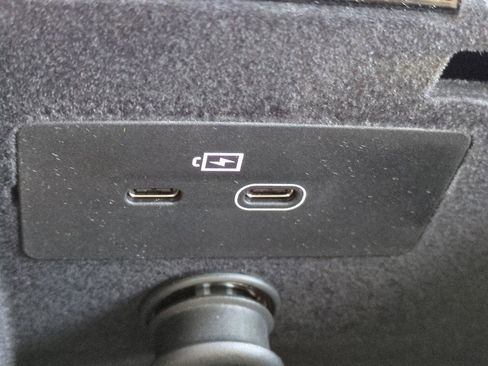 New 2026 Volvo XC90 B6 Plus w/ Protection Package Premier image 21