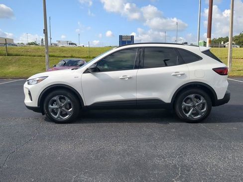 Used 2025 Ford Escape ST-Line w/ Equipment Group 301A image 8