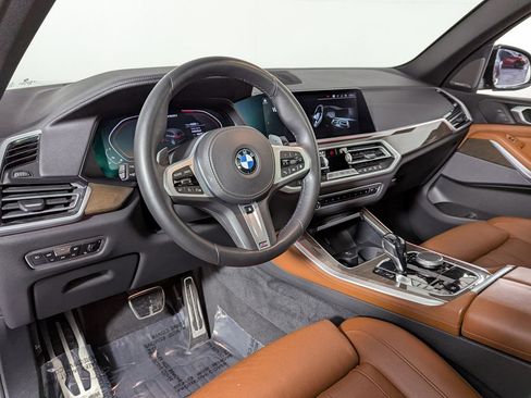 Used 2021 BMW X5 M50i w/ Dynamic Handling Package image 10