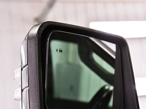 Used 2022 GMC Sierra 3500 Denali image 16