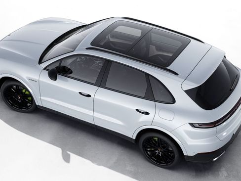 Certified 2024 Porsche Cayenne AWD/4WD image 6