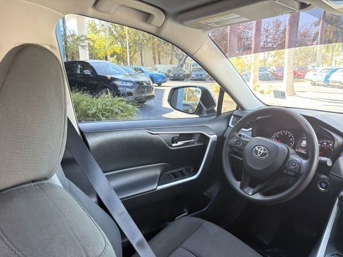 Used 2022 Toyota RAV4 XLE w/ Convenience Package image 17