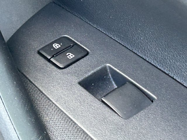 Used 2024 Toyota Corolla LE FWD image 33