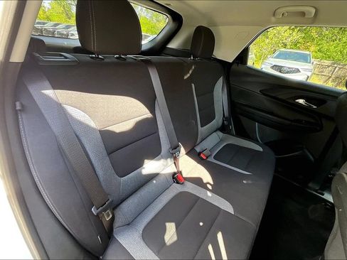 Used 2026 Chevrolet TrailBlazer LT FWD image 37