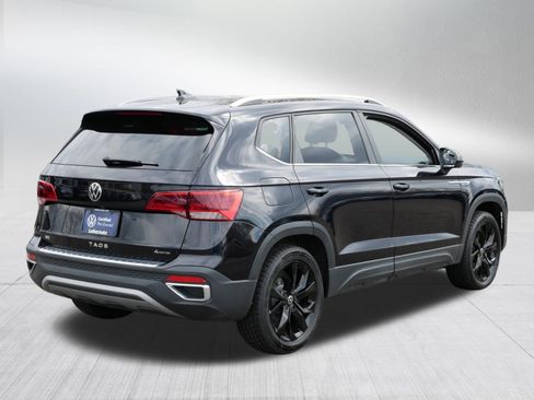 Certified 2023 Volkswagen Taos SE w/ Panoramic Sunroof Package AWD/4WD image 7