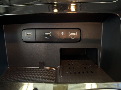 Used 2022 Kia Carnival SX FWD image 31