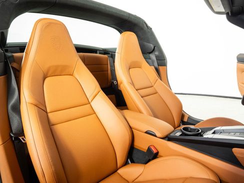 Certified 2026 Porsche 911 Targa 4 GTS AWD/4WD image 19