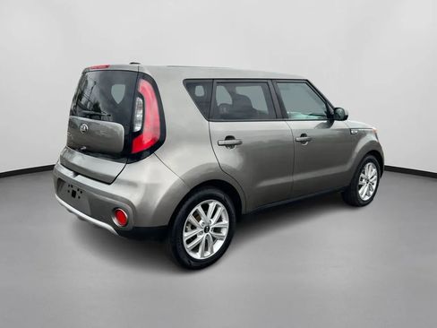 Used 2018 Kia Soul + FWD image 5