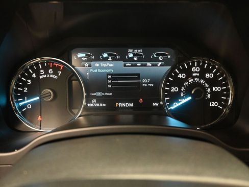 Used 2018 Ford F150 Platinum image 3