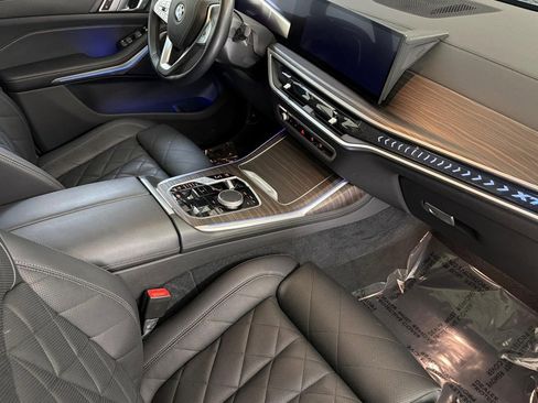 Used 2024 BMW X7 xDrive40i w/ Climate Comfort Package AWD/4WD image 31