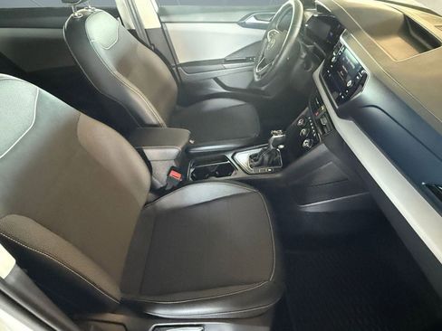 Certified 2023 Volkswagen Taos SE image 21