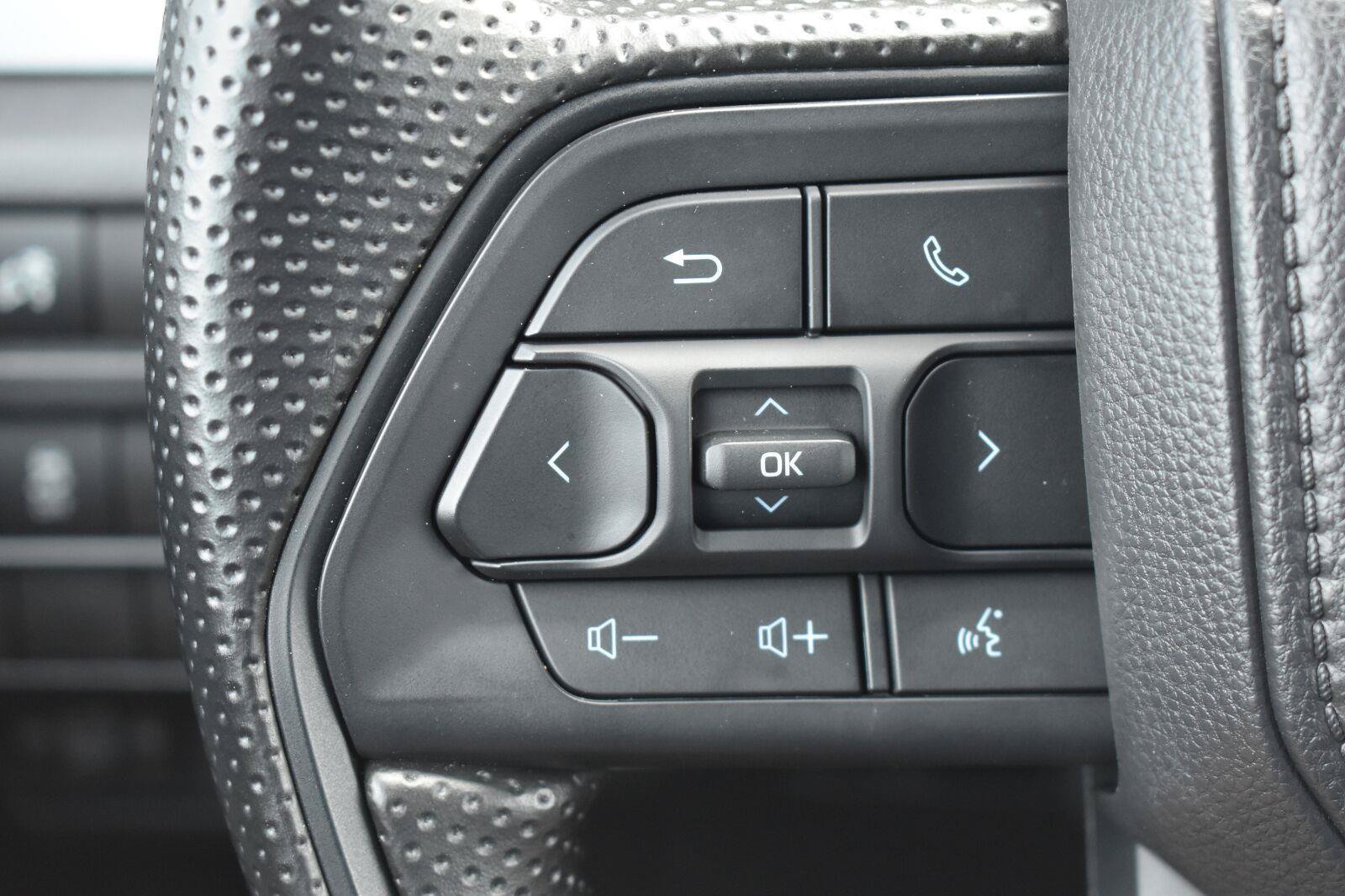 Used 2026 Toyota Tacoma SR5 AWD/4WD image 6