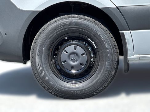New 2026 Mercedes-Benz Sprinter 2500 image 11