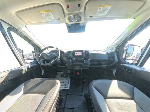 Used 2025 RAM ProMaster 2500 w/ Convenience Group image 32