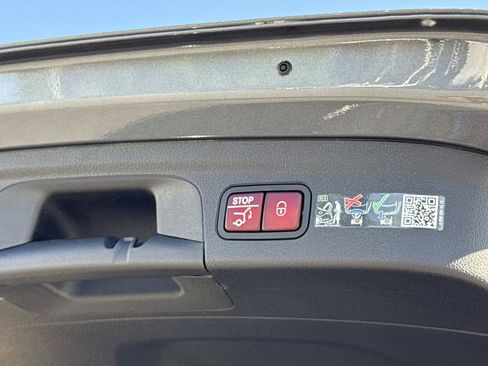 Certified 2025 Mercedes-Benz GLE 350 4MATIC image 13