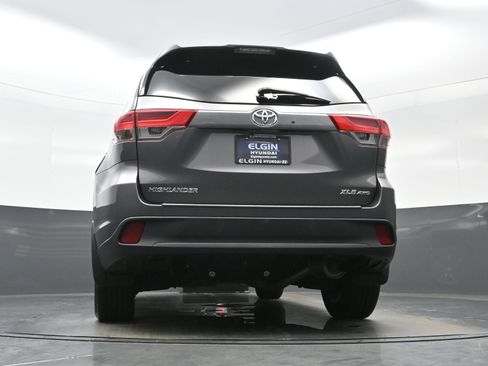 Used 2019 Toyota Highlander XLE AWD/4WD image 31