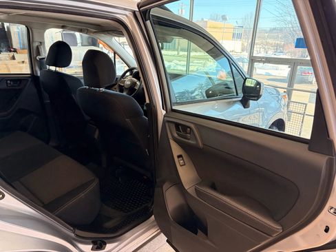 Used 2016 Subaru Forester 2.5i Premium image 18