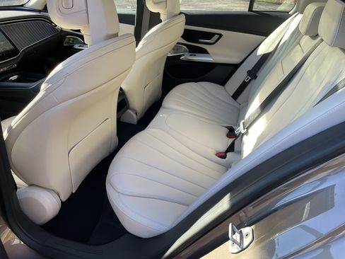 New 2026 Mercedes-Benz E 350 4MATIC Sedan image 36