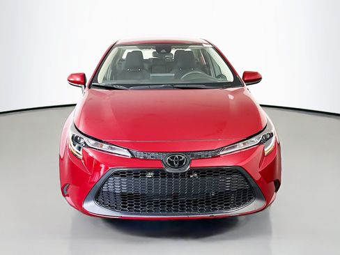 Used 2022 Toyota Corolla LE FWD image 2