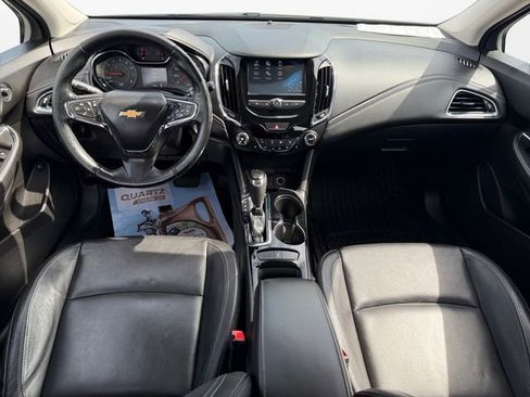 Used 2017 Chevrolet Cruze Premier FWD image 10