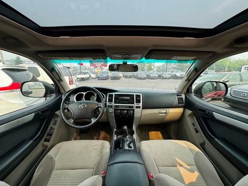 Used 2005 Toyota 4Runner SR5 AWD/4WD image 21