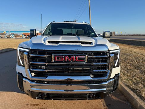 New 2026 GMC Sierra 3500 SLT image 8