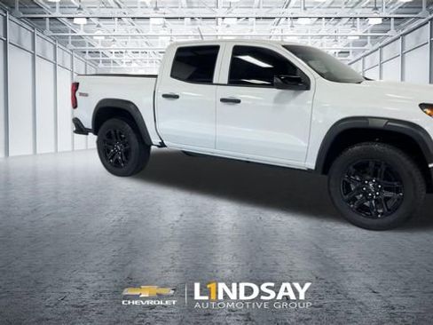 Used 2024 Chevrolet Colorado Trail Boss w/ Advanced Trailering Package AWD/4WD image 3