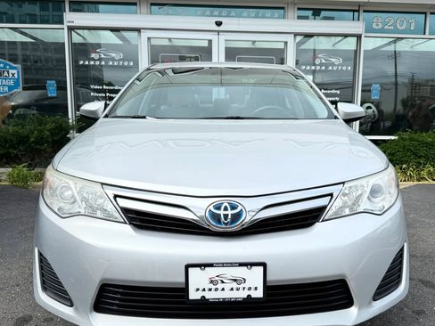 Used 2014 Toyota Camry LE FWD image 2