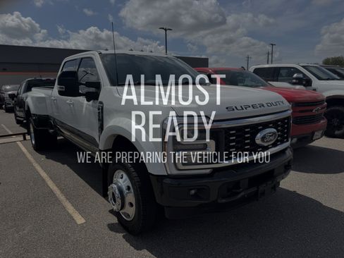 Certified 2025 Ford F450 King Ranch w/ FX4 Off-Road Package AWD/4WD image 5