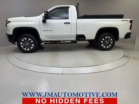 Used 2021 Chevrolet Silverado 2500 W/T w/ WT Convenience Package AWD/4WD image 2