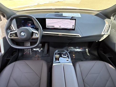 Used 2025 BMW iX xDrive50 image 30