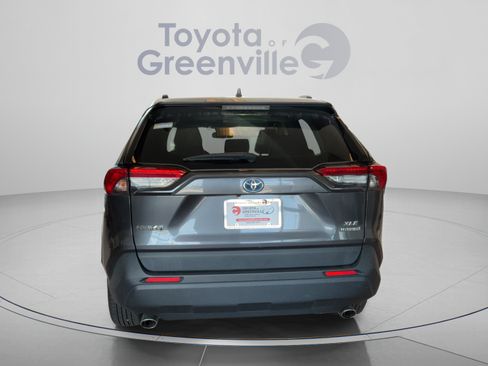Certified 2021 Toyota RAV4 XLE Premium AWD/4WD image 5