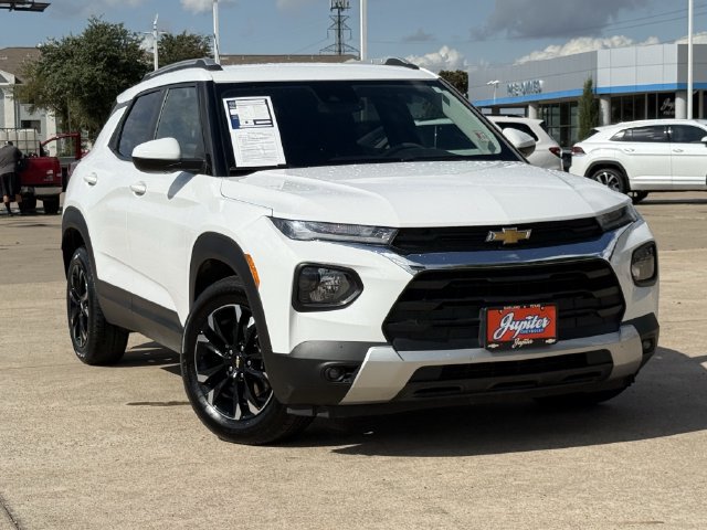 Certified 2022 Chevrolet TrailBlazer LT w/ Convenience Package FWD image 3