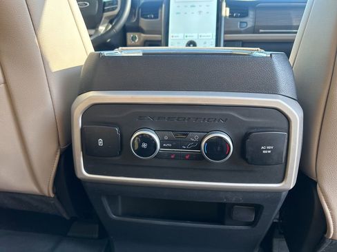 Used 2022 Ford Expedition Max Limited image 22