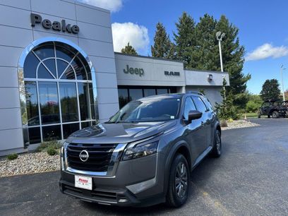 Used 2025 Nissan Pathfinder SV
